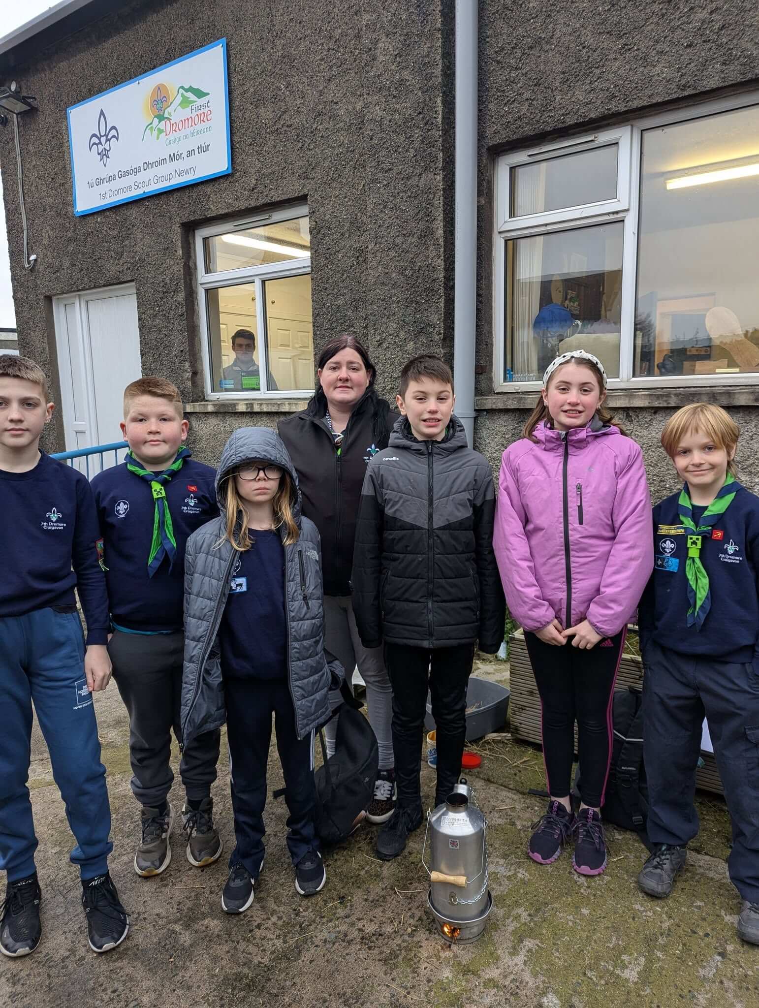 7th Dromore Cub Scouts lighting a kelly kettle